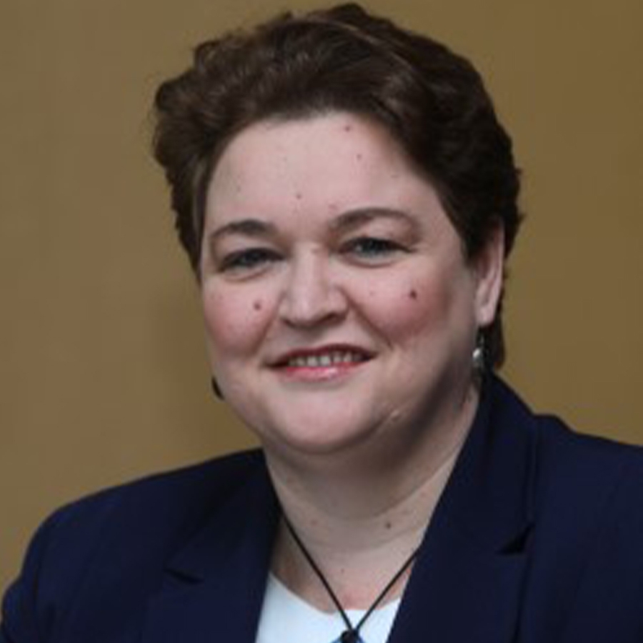 Mar Muñoz-Visoso (Chair)